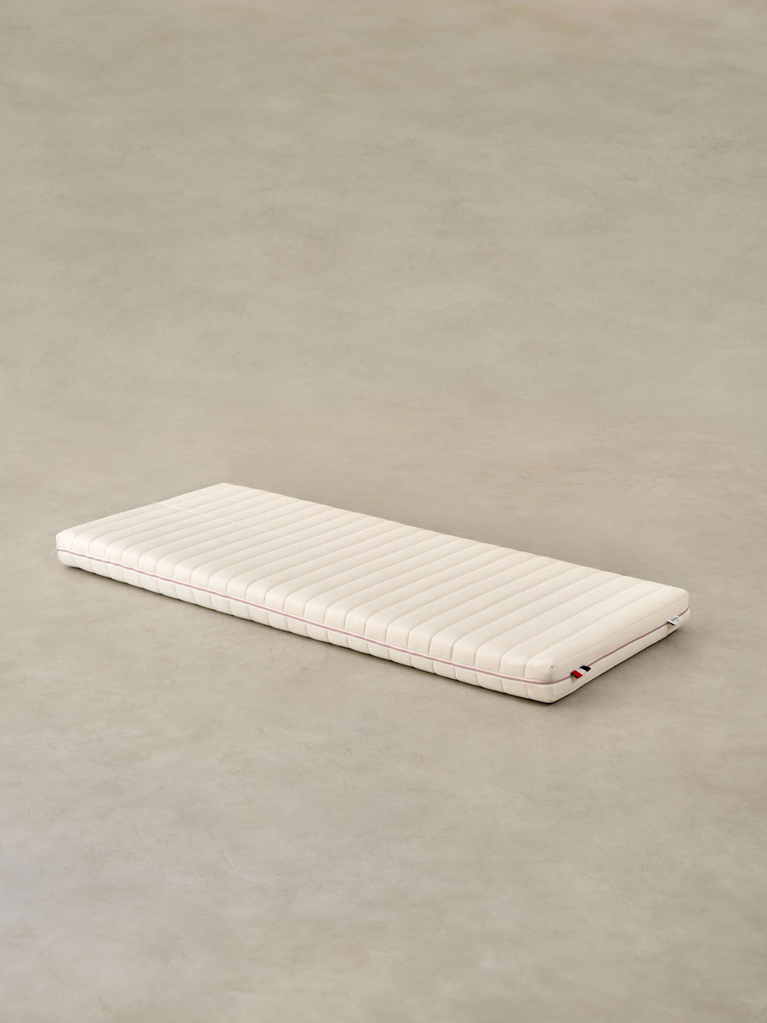 Lit cabane enfant Cabania avec matelas 190x80 cm, accessoire literie chambre fille garçon.