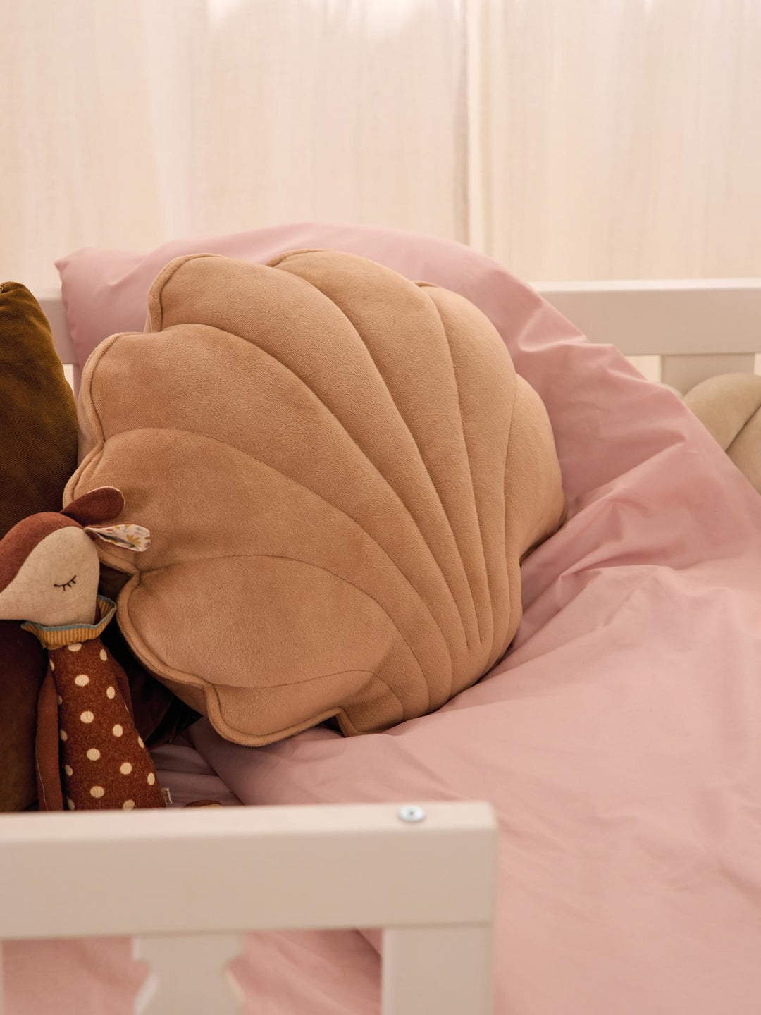 Velvet shell cushion - Cabania