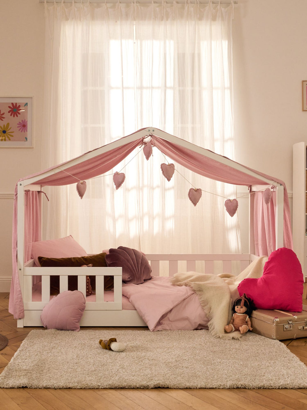 Montessori Paris white children's hut bed, sleek design, perfect for a modern, stimulating nursery.