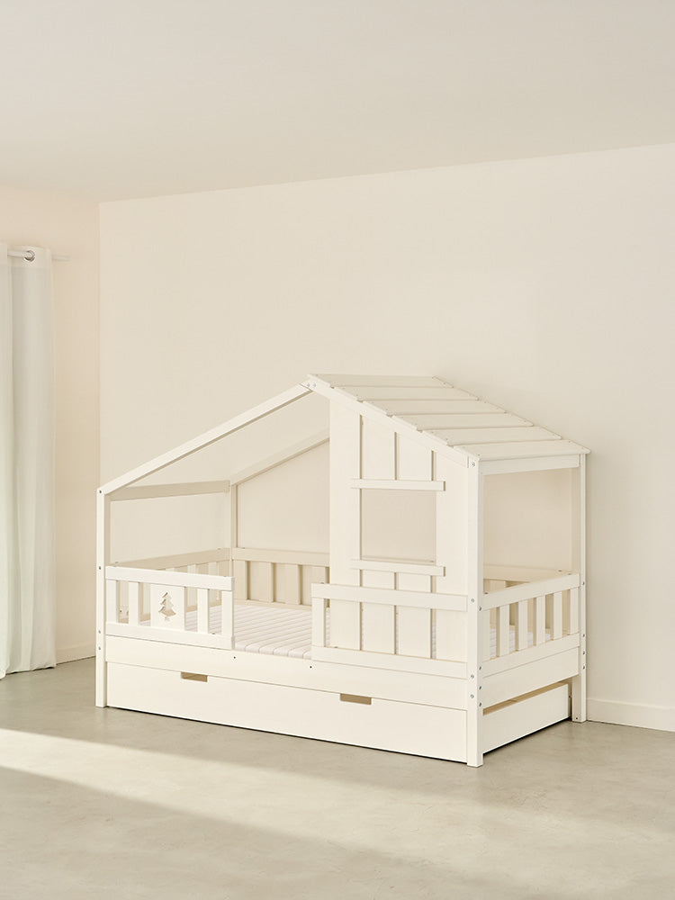 Lit cabane Sherwood blanc avec barrière sapin et tiroir de rangement – Cabania
