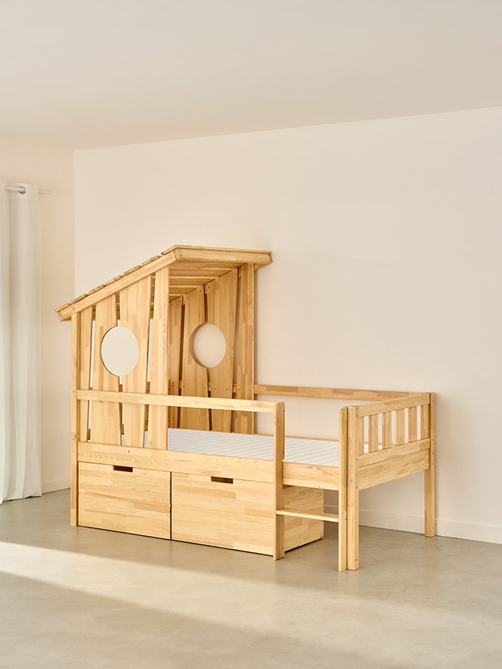 Lit cabane enfant en bois naturel OLERON, avec tiroirs de rangement intégrés, design scandinave.
