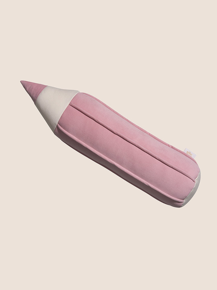 Coussin crayon en velours rose pour décorer la chambre de vos enfants