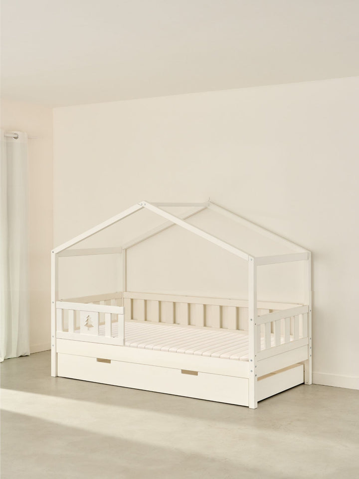 Lit cabane enfant blanc Paris Cabania avec barrière sapin et tiroir de rangement, design moderne.