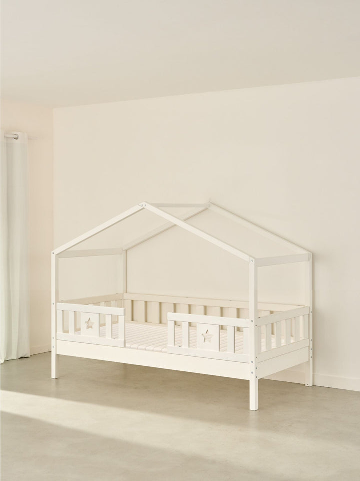 Lit cabane enfant blanc Paris Cabania avec 2 barrières et étoile, design scandinave.