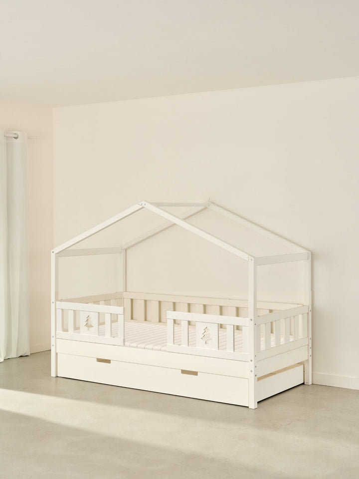 Lit cabane enfant blanc Paris Cabania avec 2 barrières et tiroir de rangement en sapin naturel, idéal chambre bébé.