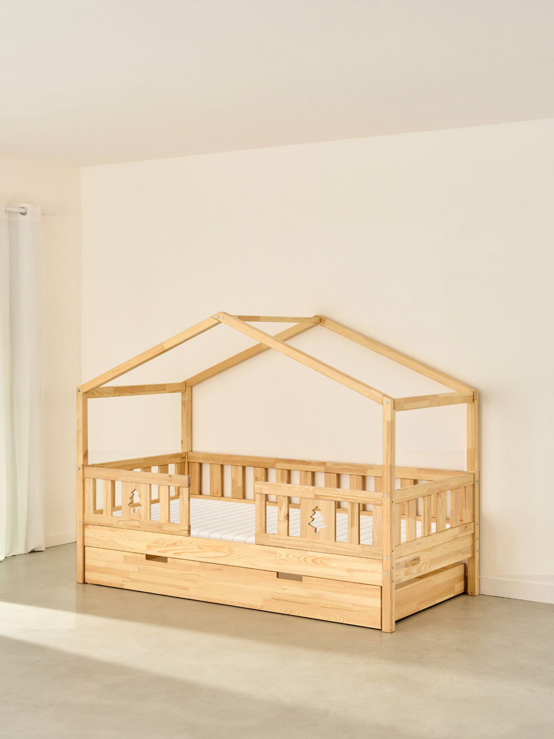 Lit cabane enfant Paris Cabania bois naturel, 2 barrières, sapin, tiroir rangement intégré