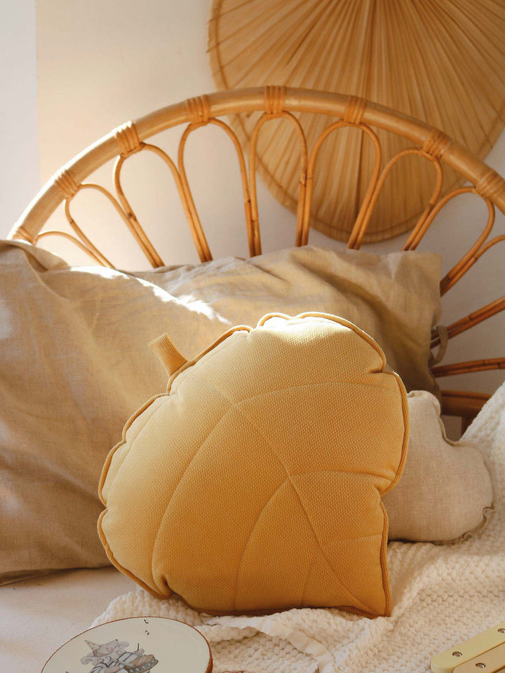 Velvet Leaf Cushion - Cabania