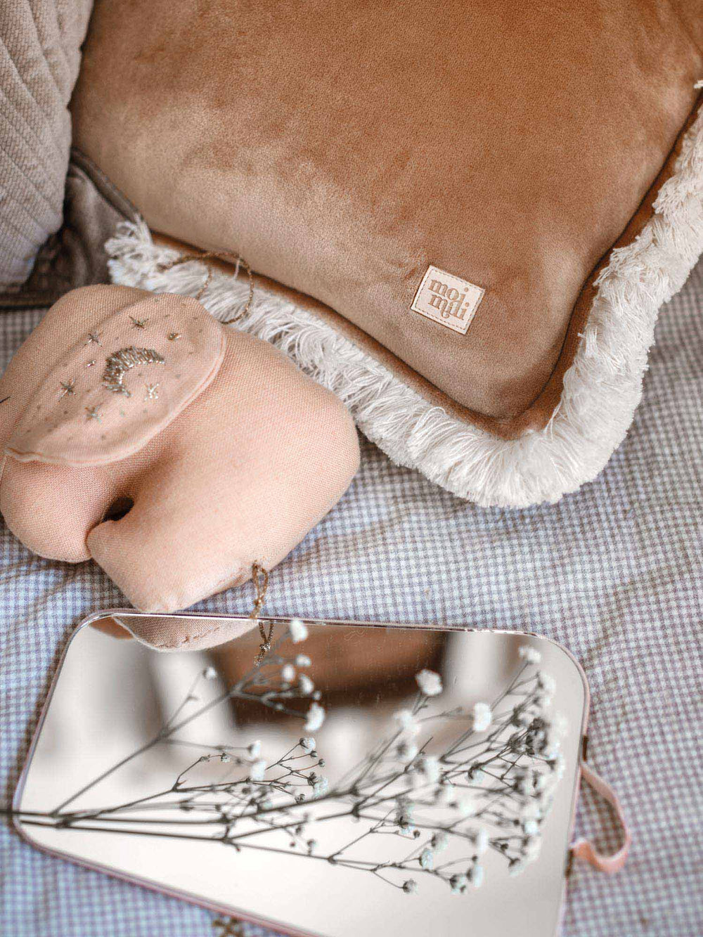 Soft Velvet Caramel pillow with bangs - Cabania