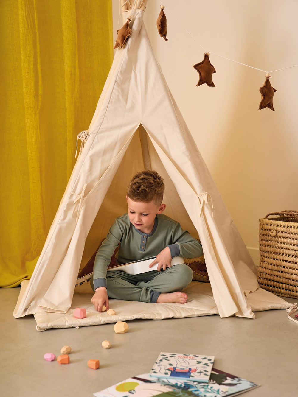 Beige plain tepee - Cabania