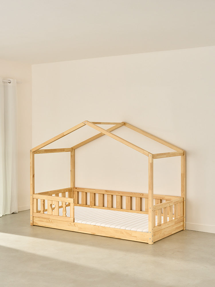 Montessori cabin bed in natural wood PARIS for children, 1 barrier on the heart side, eco-responsible.