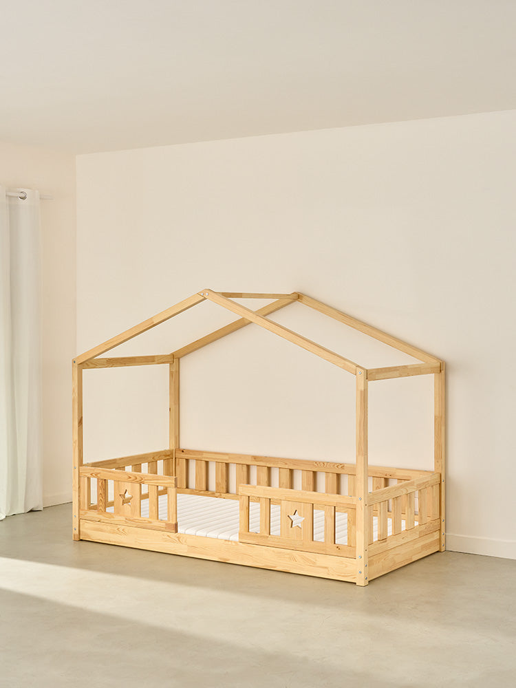 cabin bed Montessori for children natural wood Paris 2 barriers, design étoiles.