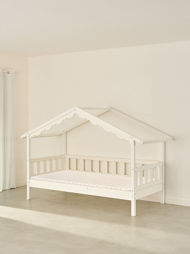 CHAMONIX white wooden cabin bed for children, Scandinavian design, safety and comfort for children's bedroom.