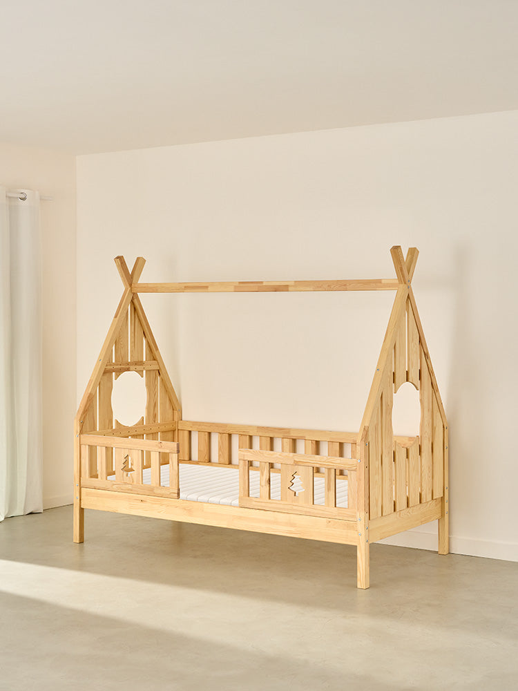 Dakota children's cabin bed in fir wood with 2 rails, ideal for a playful bedroom.