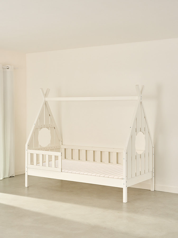 Dakota cabin bed in white wood, with classic fence, ideal for baby or child's bedroom.