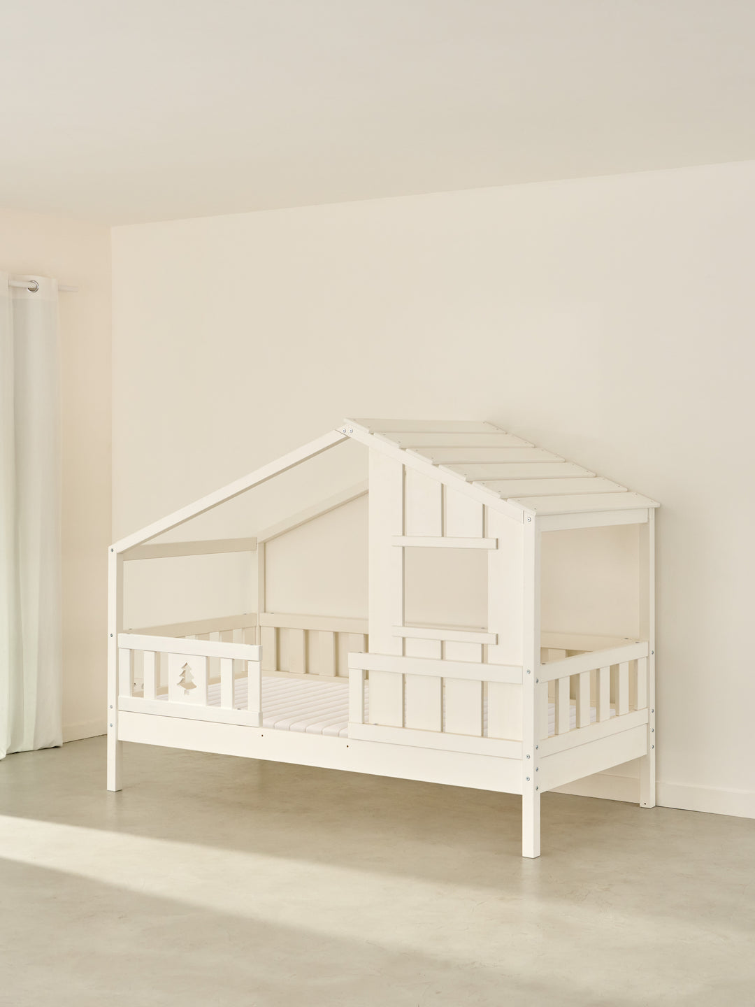 cabin bed Sherwood white wood with fir pattern barrier - Cabania