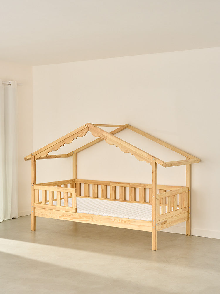 Chamonix children's cabin bed in real natural wood with a classic rail, ideal for a child's bedroom.