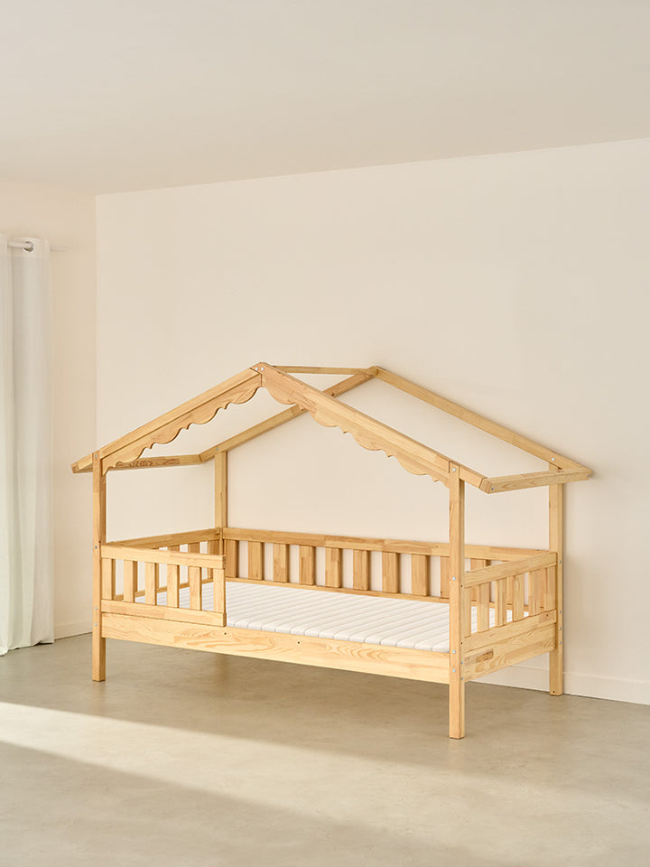 Chamonix children's cabin bed in real natural wood with a classic rail, ideal for a child's bedroom.