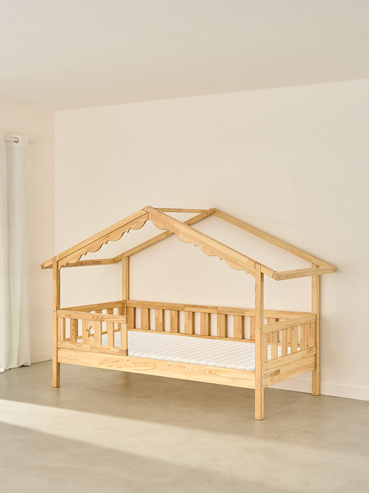 CHAMONIX cabin bed in natural wood with star rails for children's bedroom.