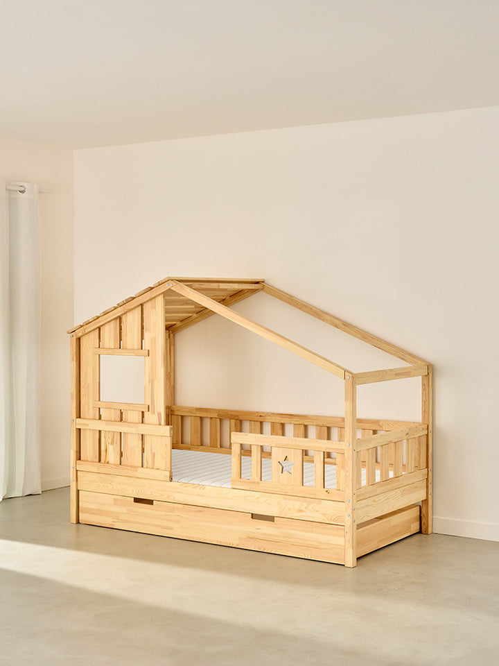 SHERWOOD children's cabin bed in natural wood with star rail and storage drawer, ideal for a girl's or boy's bedroom.