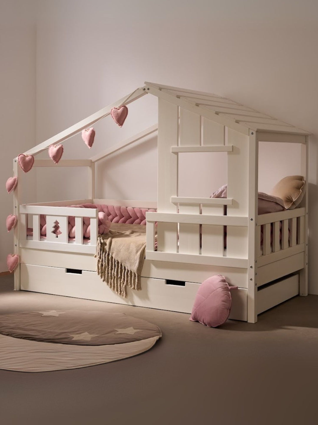 Sherwood solid wood cabin bed with barrier, ideal for children's bedroom, natural pine, safe and fun to sleep in.