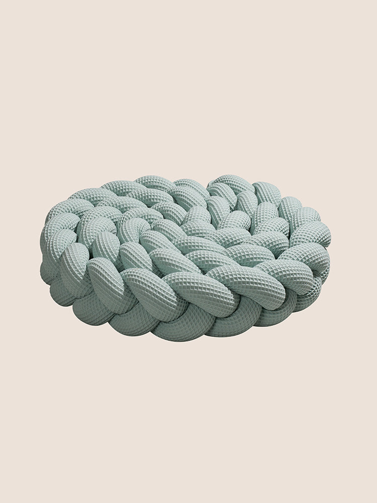 Your cabin bed becomes a cozy and safe little nest with this sage green honeycomb fabric bed braid. 