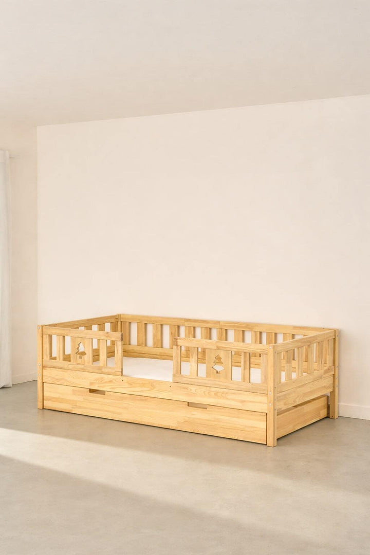 Barcelona convertible bed in natural pine with drawer, two safety rails, for children and babies.