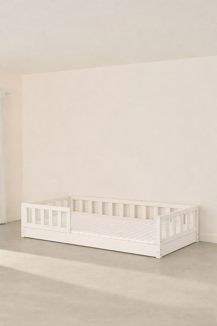 The Cabania children's bed, Montessori version with a classic guardrail 